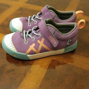 Girls Keens Tennis Shoe